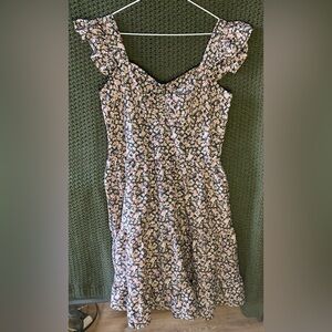 Pretty Garden Women’s Black/Floral Sun Dress w/Ruffled Shoulder Straps; Size  L